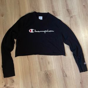 Champion Cropped Long Sleeve T shirt.‎ Black, Large. Stitched Logo.